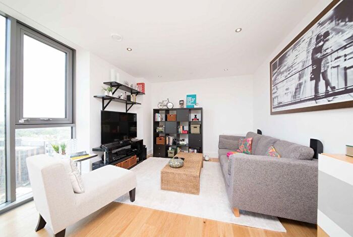 2 Bedroom Flat To Rent In Uxbridge Road, Ealing Broadway, W5