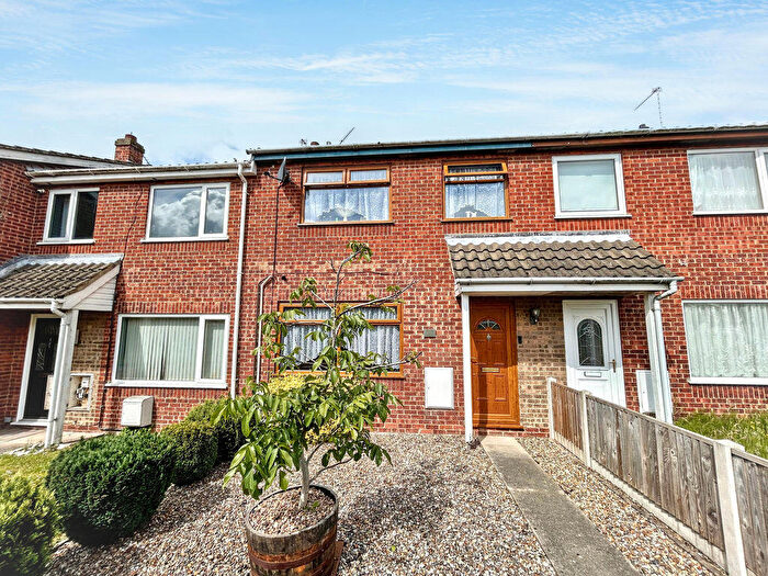 3 Bedroom Terraced House For Sale In Fern Gardens, Belton, NR31