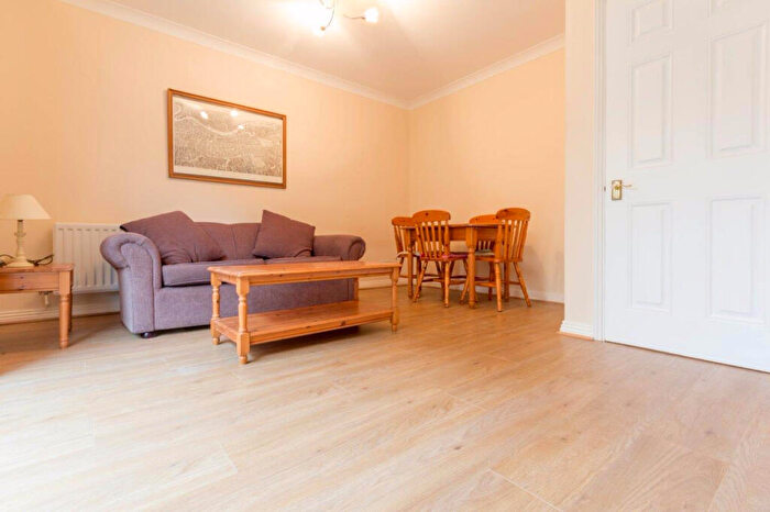 4 Bedroom Terraced House To Rent In Albert Mews, London, E14