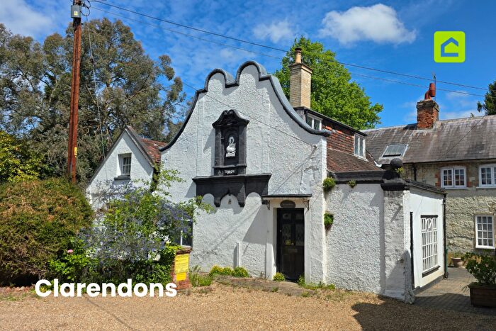 3 Bedroom Mews For Sale In Gatton Park, Reigate, Surrey, RH2