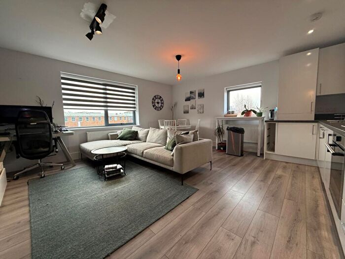 2 Bedroom Flat To Rent In The Common, Hatfield, AL10