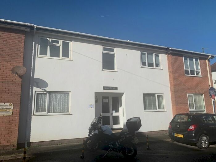 2 Bedroom Flat To Rent In The Mews, Dawlish, EX7
