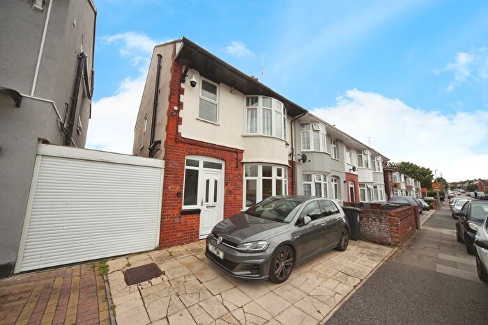 3 Bedroom End Of Terrace House For Sale In St. Ethelbert Avenue, Luton, LU3
