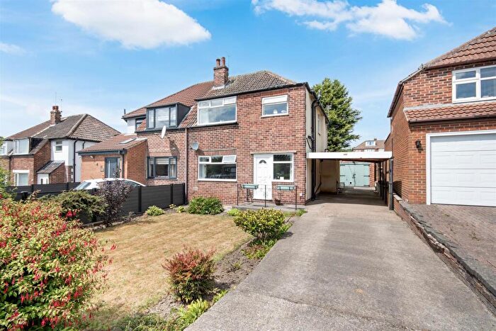 3 Bedroom Semi-Detached House For Sale In East Bawtry Road, Rotherham, S60