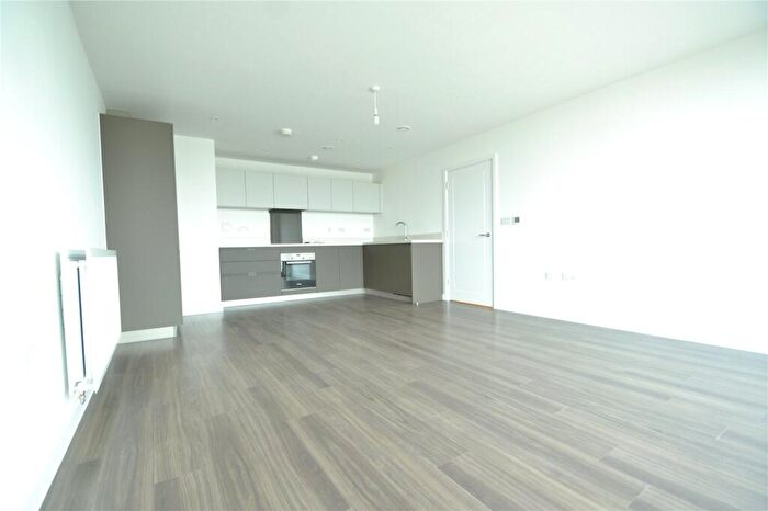 2 Bedroom Apartment To Rent In Summit House, Glebe Way, West Wickham, BR4