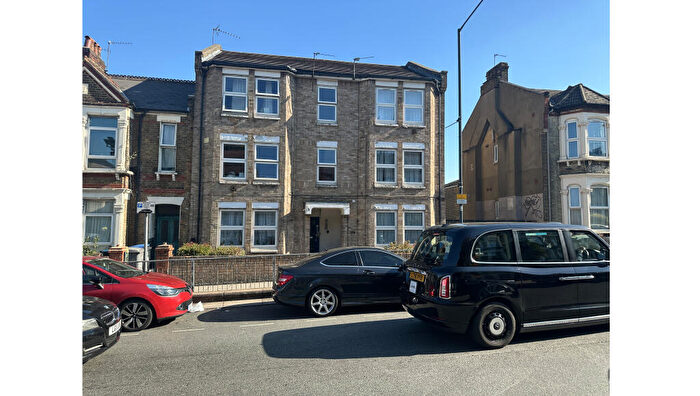 1 Bedroom Flat For Sale In Flat, Manor Park Road, Harlesden, London, NW10