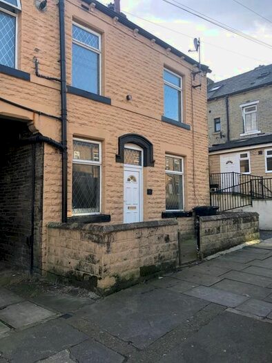 2 Bedroom Terraced House To Rent In Baxendall Street, Bradford BD5