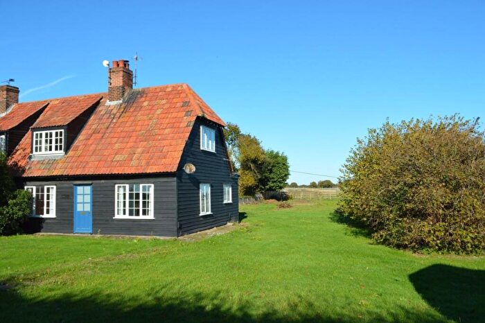 3 Bedroom Semi-Detached House For Sale In Chota Gur, Harwich Road, Beaumont, Tendring, Essex, CO16