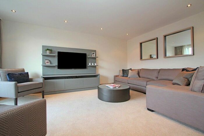 2 Bedroom Flat To Rent In Kingston House South, Ennismore Gardens, London, SW7