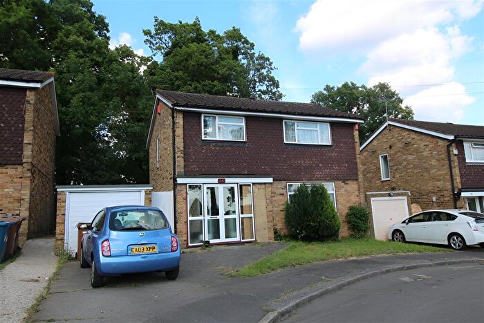3 Bedroom House For Sale In Sequoia Park, Pinner, HA5