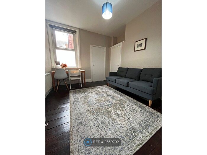 2 Bedroom Flat To Rent In Chippendale Place, Newcastle Upon Tyne, NE2