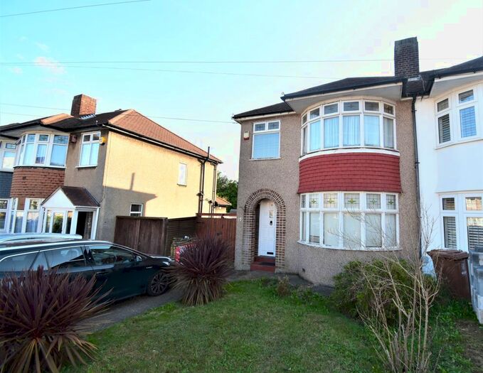4 Bedroom Semi-Detached House To Rent In Braywood Road, London, SE9