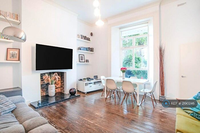 2 Bedroom Flat To Rent In King Edward's Road, London, E9