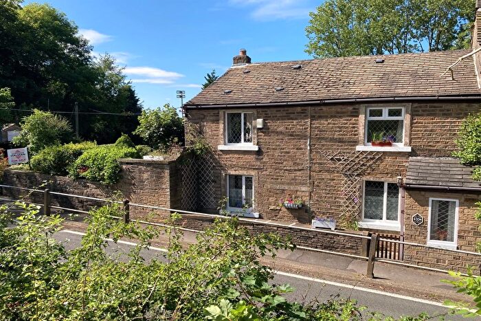 3 Bedroom Semi-Detached House For Sale In Marple Road, Chisworth, Glossop, SK13