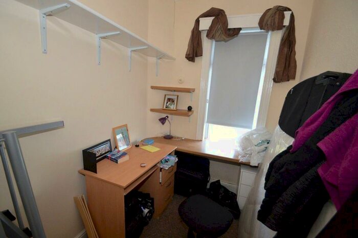 3 Bedroom House To Rent In Warwards Lane, Birmingham, B29