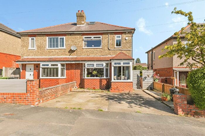3 Bedroom Semi-Detached House For Sale In North Cross Road, Cowcliffe, Huddersfield, HD2