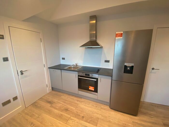 2 Bedroom Flat To Rent In Norwood Road, Southall, UB2