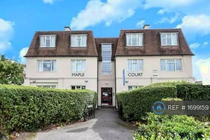 2 Bedroom Flat To Rent In Maple Court, Kingston Upon Thames, KT1