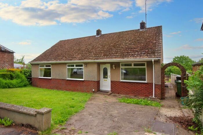 3 Bedroom Bungalow For Sale In The Green, Newnham On Severn, GL14