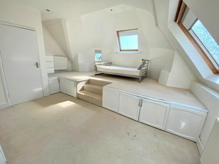 1 Bedroom Flat To Rent In Wimbounre Road, Bounremouth, BH2