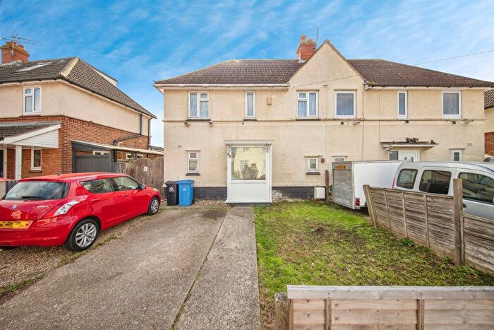3 Bedroom Semi-Detached House For Sale In Spenser Road, Ipswich, IP1