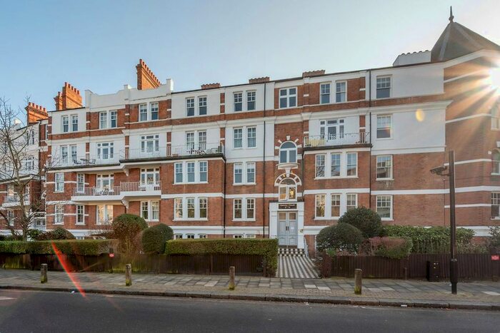 3 Bedroom Flat To Rent In Oakhill Court, Putney, London, SW15