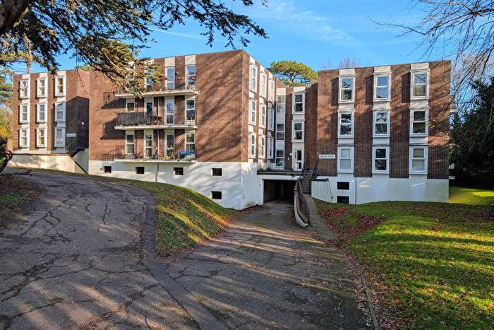 2 Bedroom Apartment For Sale In Willow Court, Fareham, PO14