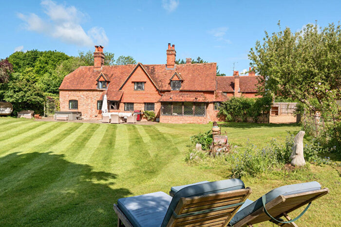 4 Bedroom Detached House For Sale In Buckhold, Pangbourne, Reading, Berkshire, RG8