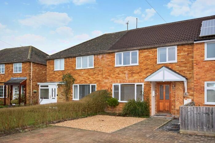 3 Bedroom Terraced House To Rent In South Avenue, Kidlington, OX5