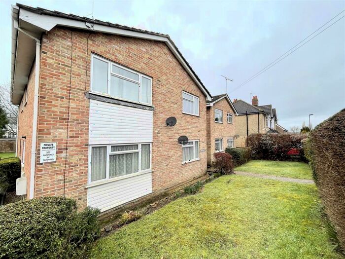 2 Bedroom Apartment To Rent In Woodmill Lane, Southampton, SO18