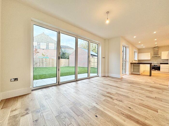 4 Bedroom Detached House For Sale In The Glade, Grimsby, DN34