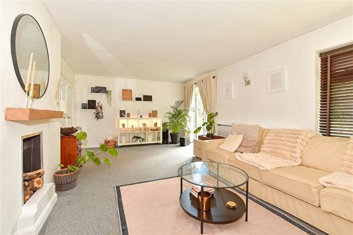 5 Bedroom Detached House For Sale In Snow Hill, Copthorne, Surrey, RH10