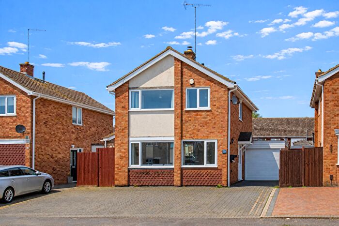 4 Bedroom Detached House For Sale In Sherwood Avenue, Northampton, NN2