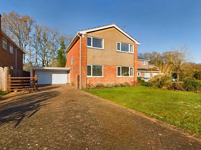 4 Bedroom Detached House For Sale In Dukes Ride, Silchester, RG7