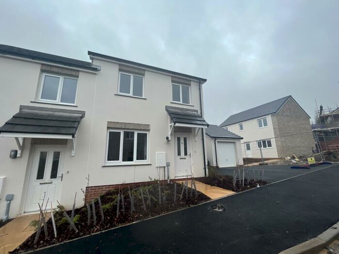 2 Bedroom House To Rent In Carina Close, Liskeard, PL14