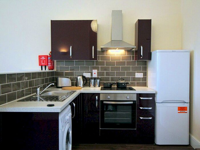 3 Bedroom Apartment To Rent In Leeds, #, LS2