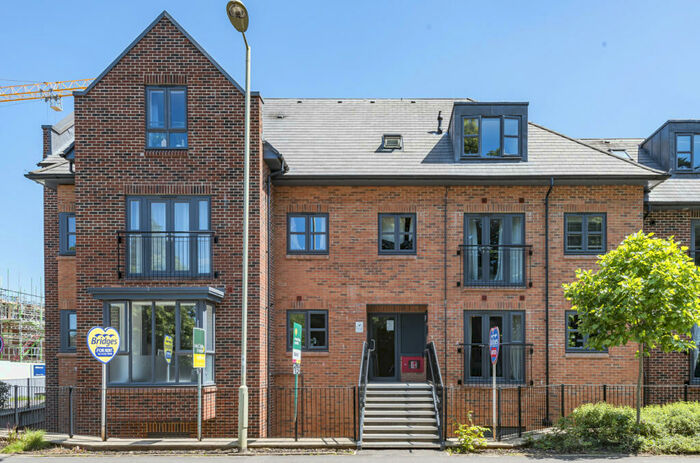 2 Bedroom Apartment To Rent In Carter Court, Hook, RG27