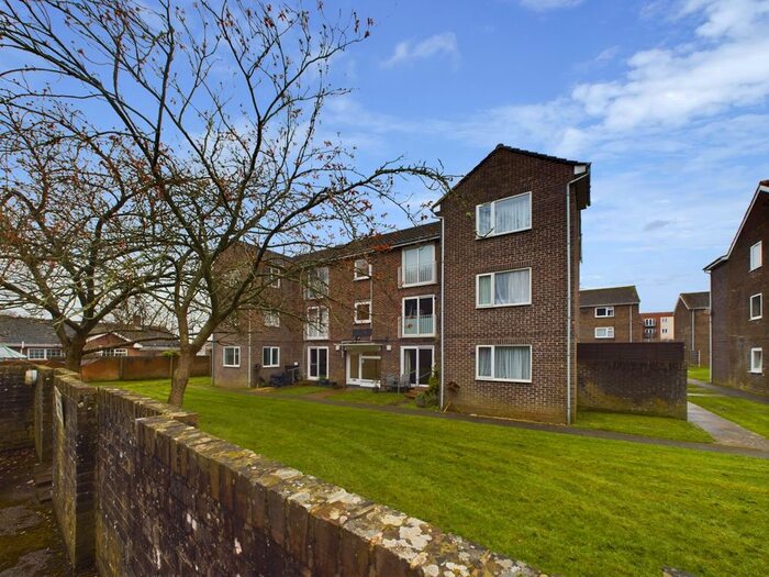 1 Bedroom Flat To Rent In Crombie Close, Cowplain, Waterlooville, PO8