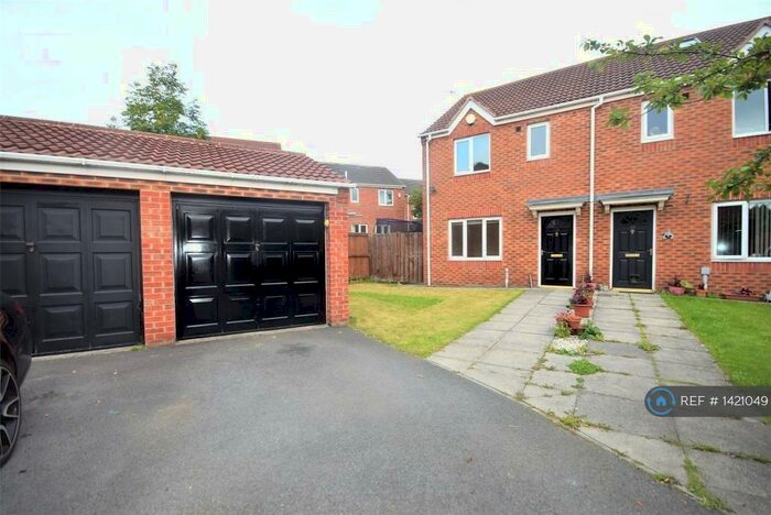 3 Bedroom Semi-Detached House To Rent In Heritage Close, Gateshead, NE8