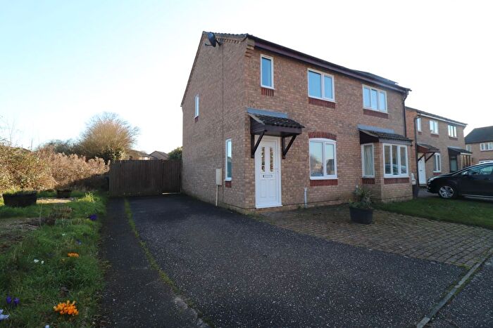 2 Bedroom Semi Detached House For Sale In Suffield Close, Long Stratton, Norwich, NR15