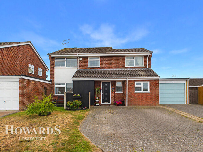 5 Bedroom Detached House For Sale In Lawrence Drive, Lowestoft, NR32