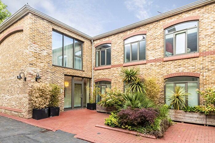 1 Bedroom Flat To Rent In Hamlet Gardens, Hammersmith, W6