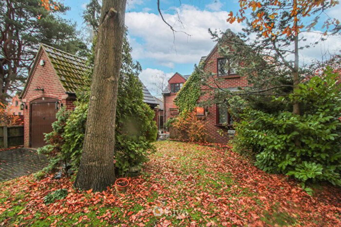 5 Bedroom Detached House For Sale In Hatchell Drive, Bessacarr, Doncaster, DN4