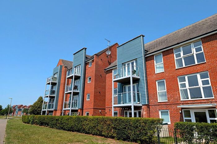 2 Bedroom Flat To Rent In Argosy Crescent, SO50