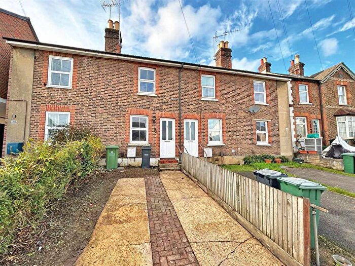 2 Bedroom Terraced House For Sale In Garlands Road, Redhill, RH1