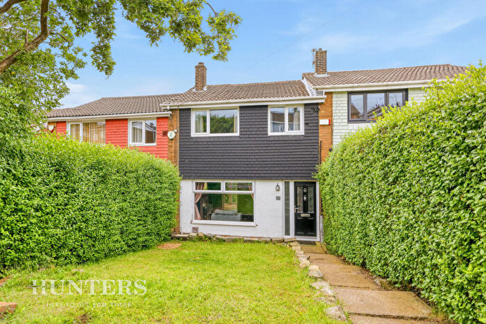 3 Bedroom Town House For Sale In Shore Mount, Littleborough, OL15
