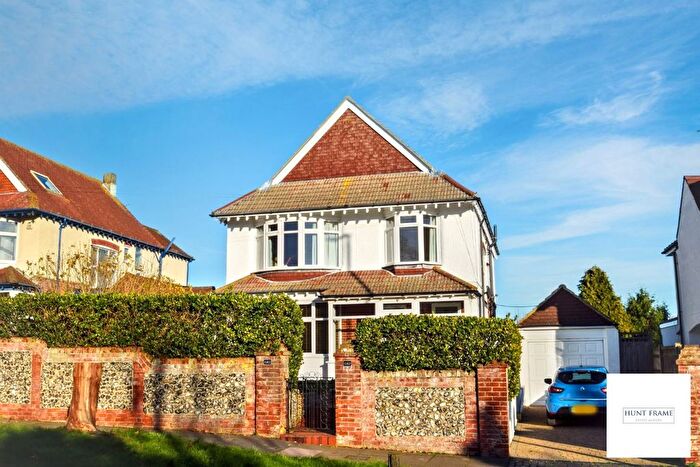 4 Bedroom Detached House For Sale In Willingdon Road, Eastbourne, BN21