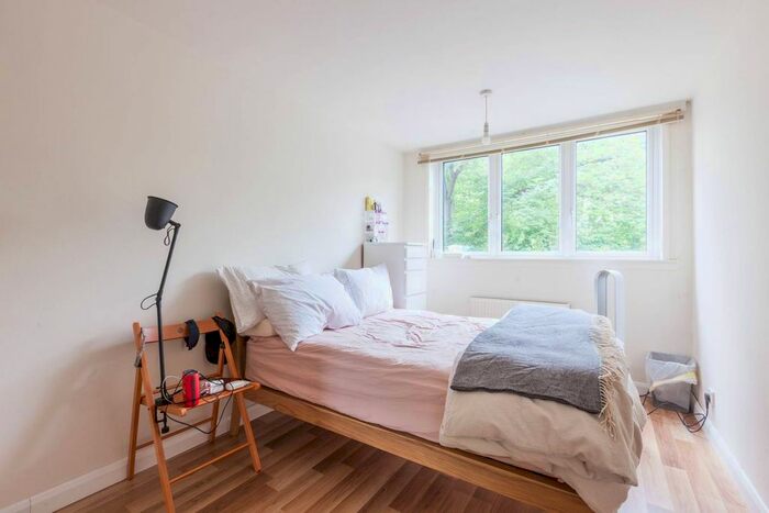 1 Bedroom Flat To Rent In Cromwell Road, Oval, London, SW9