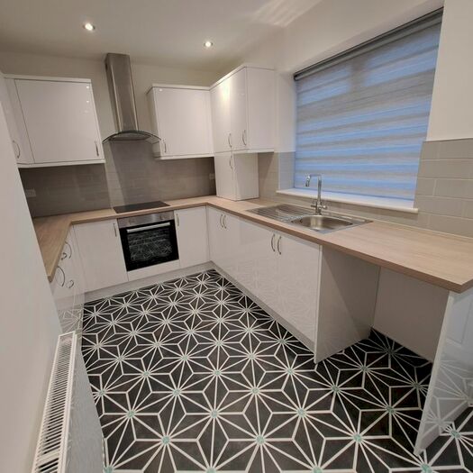 3 Bedroom Semi-Detached House To Rent In Newcastle Avenue, Worksop, S80