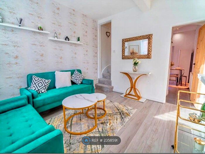 3 Bedroom Terraced House To Rent In Isandula Road, Nottingham, NG7